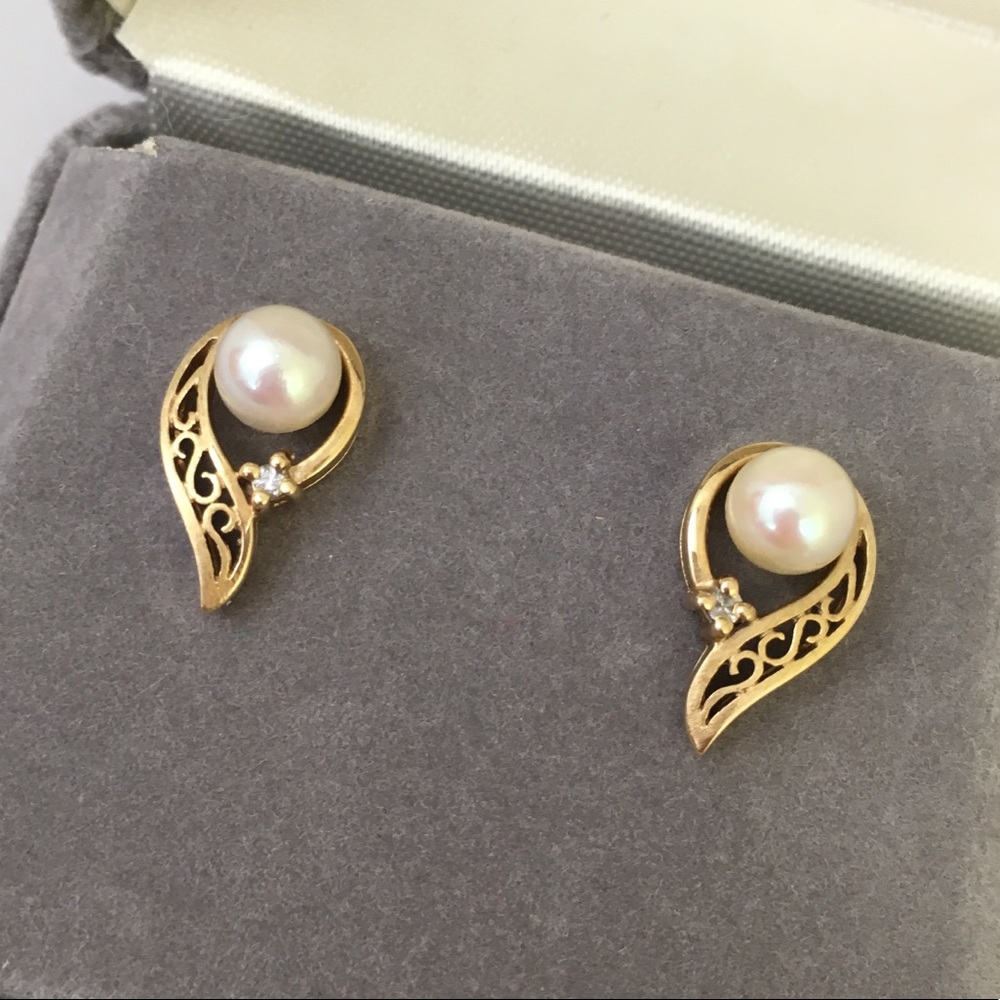 NOT FOR SALE VTG 90s 14K Gold Pearl & Diamond Earrings. - Picture 3 of 6